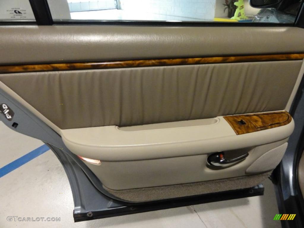 2003 Buick Park Avenue Ultra Shale Door Panel Photo #46953894
