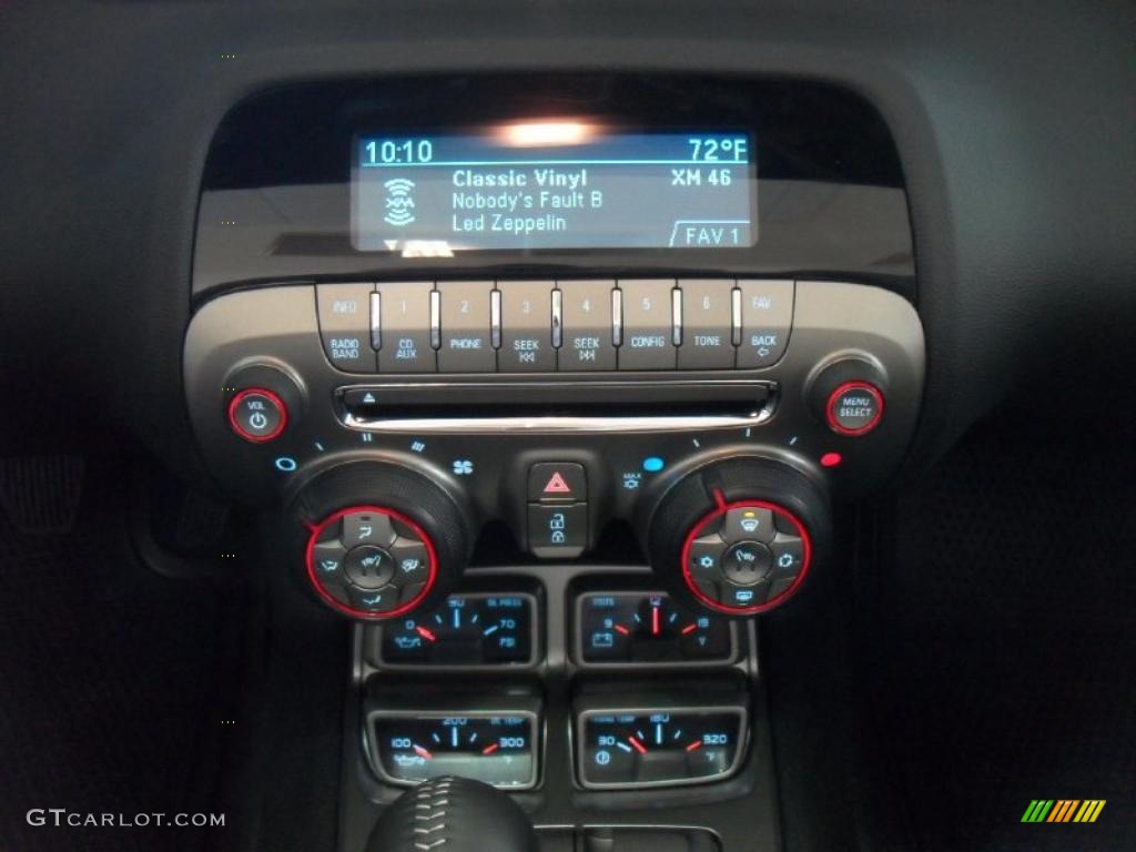 2011 Chevrolet Camaro SS/RS Convertible Controls Photo #46954002