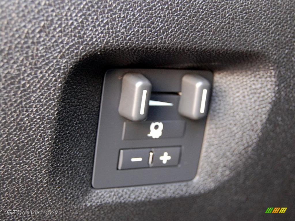 2008 GMC Sierra 3500HD SLT Crew Cab 4x4 Dually Controls Photo #46956135