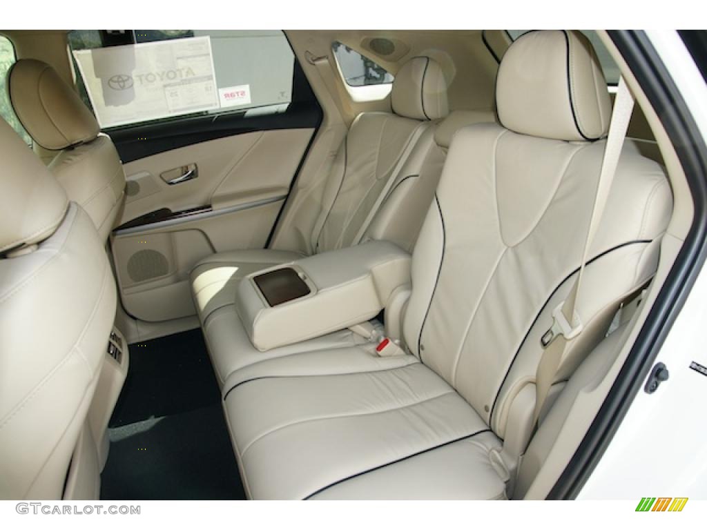 Ivory Interior 2011 Toyota Venza V6 AWD Photo #46958910