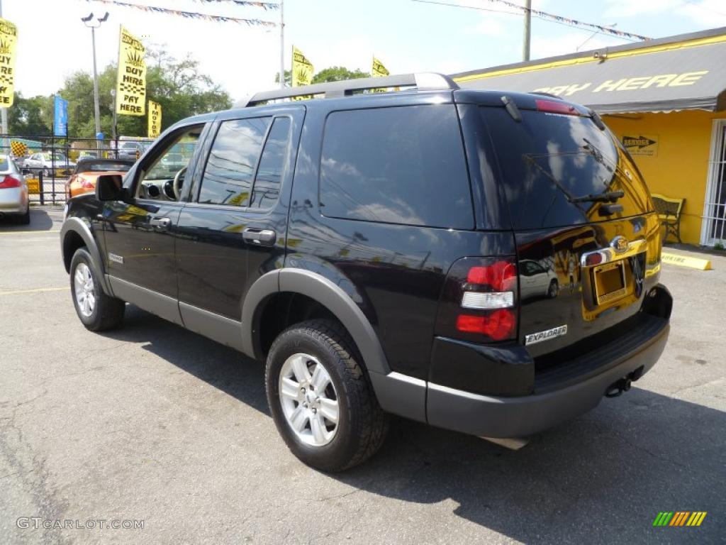 2006 Explorer XLT - Black / Stone photo #4