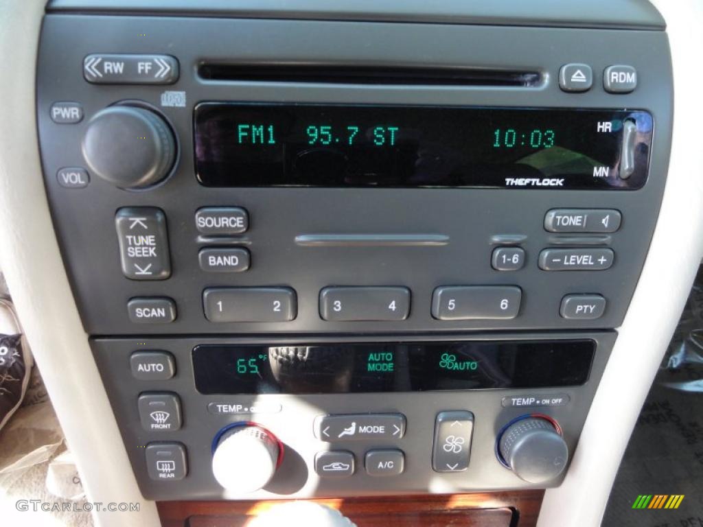 2004 Cadillac Seville SLS Controls Photo #46959828