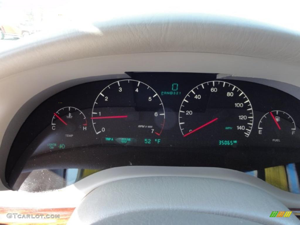 2004 Cadillac Seville SLS Gauges Photo #46959858