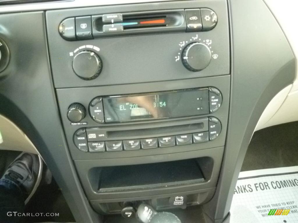 2005 Chrysler Pacifica AWD Controls Photo #46959948