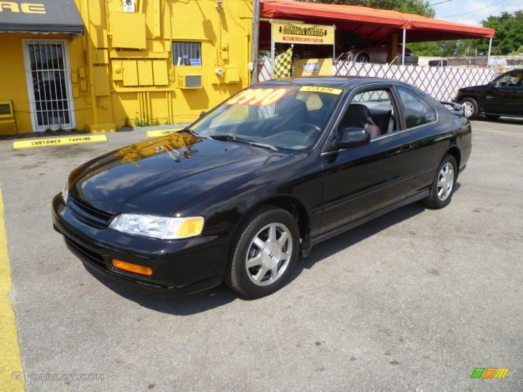 1995 Black honda accord #1