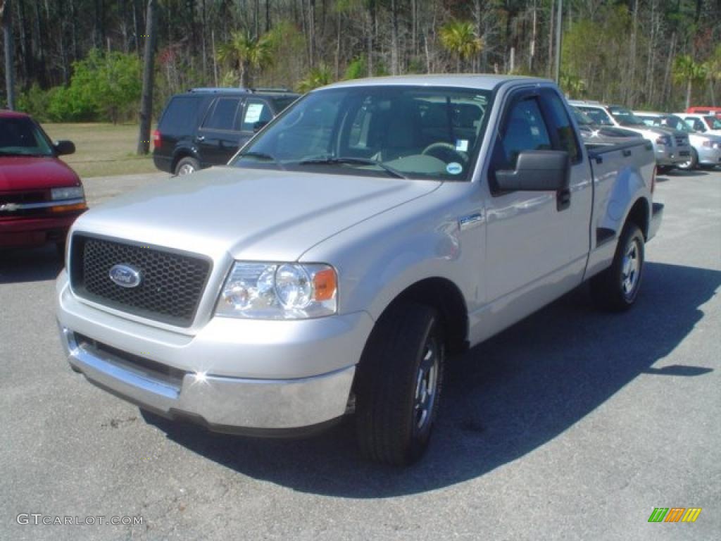 2005 F150 XLT Regular Cab - Silver Metallic / Medium Flint Grey photo #1