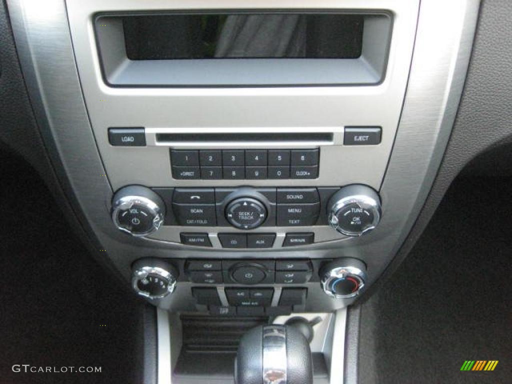 2011 Ford Fusion SE V6 Controls Photo #46960644