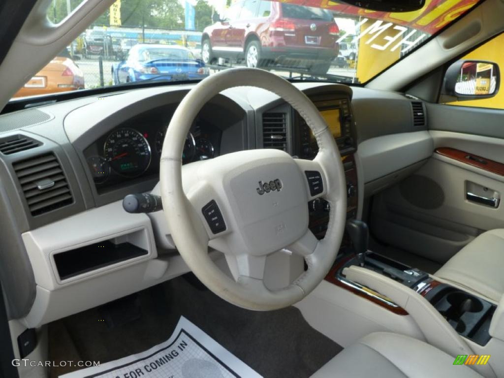 Dark Khaki/Light Graystone Interior 2005 Jeep Grand Cherokee Limited 4x4 Photo #46961094