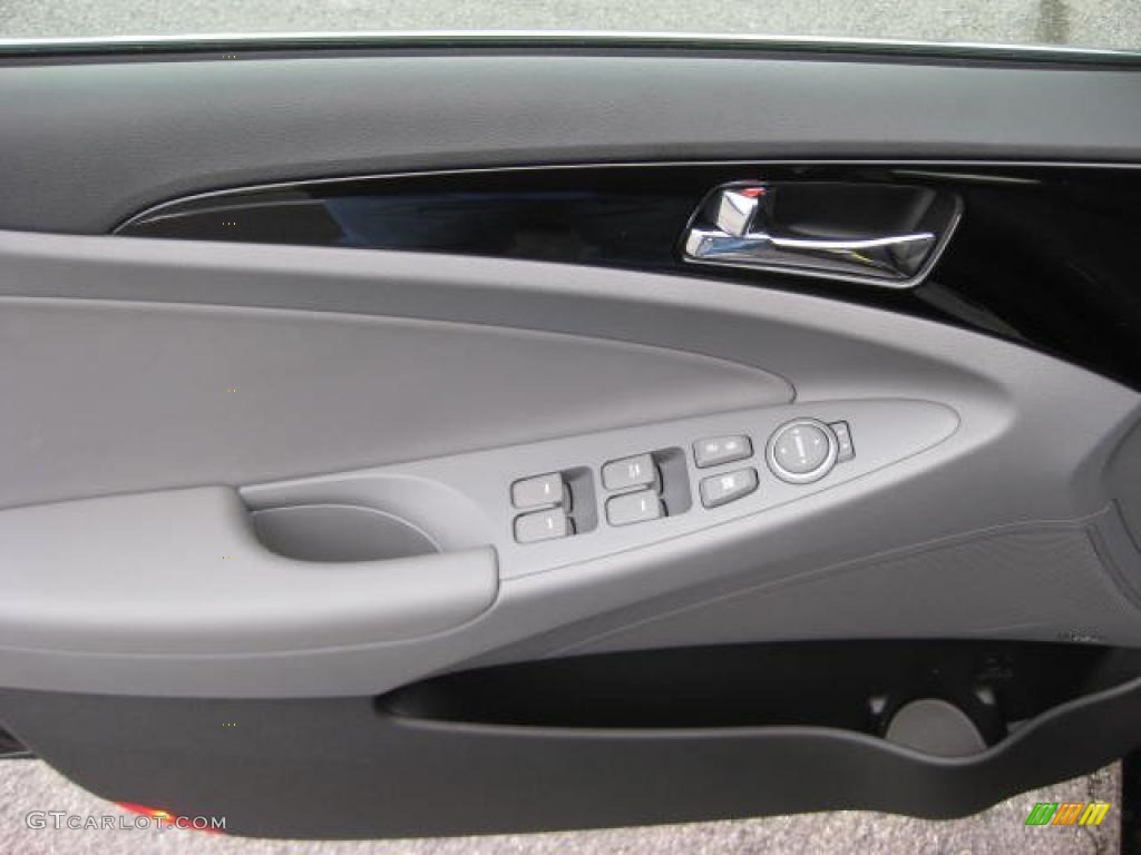 2011 Hyundai Sonata Limited 2.0T Gray Door Panel Photo #46961766