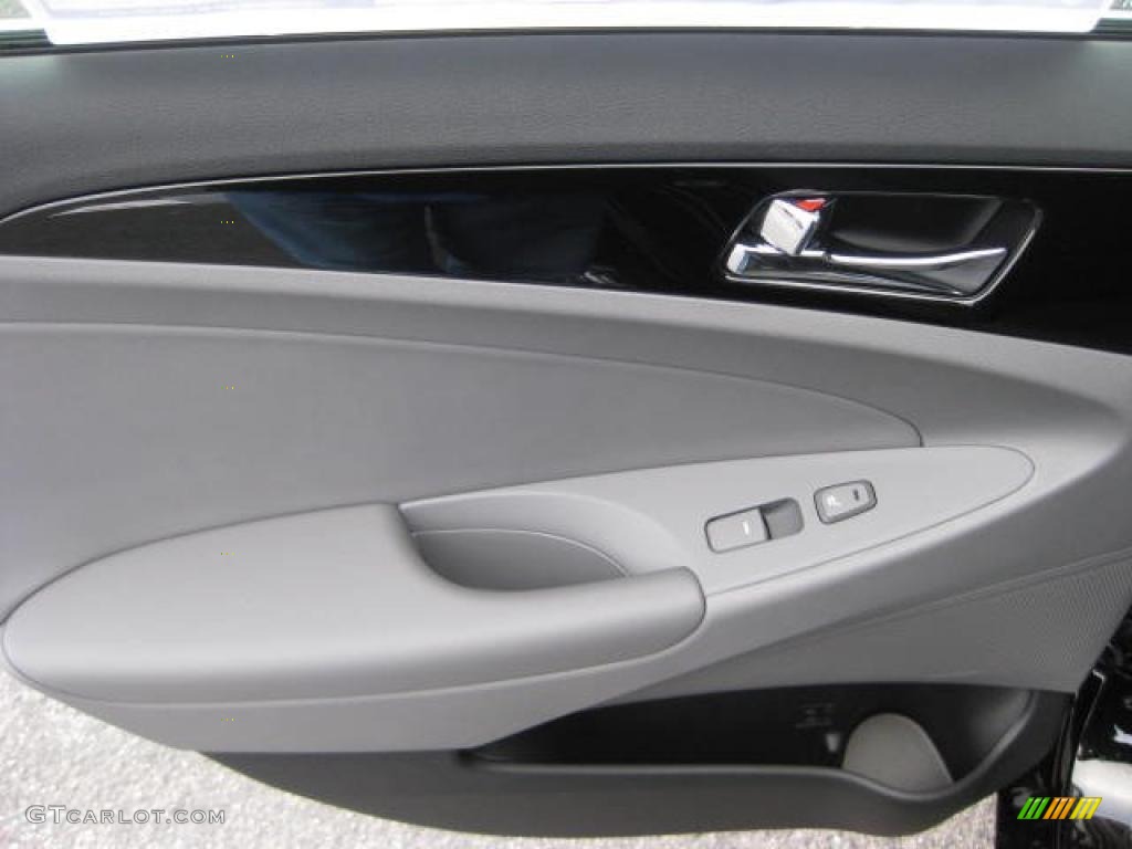 2011 Hyundai Sonata Limited 2.0T Gray Door Panel Photo #46961802