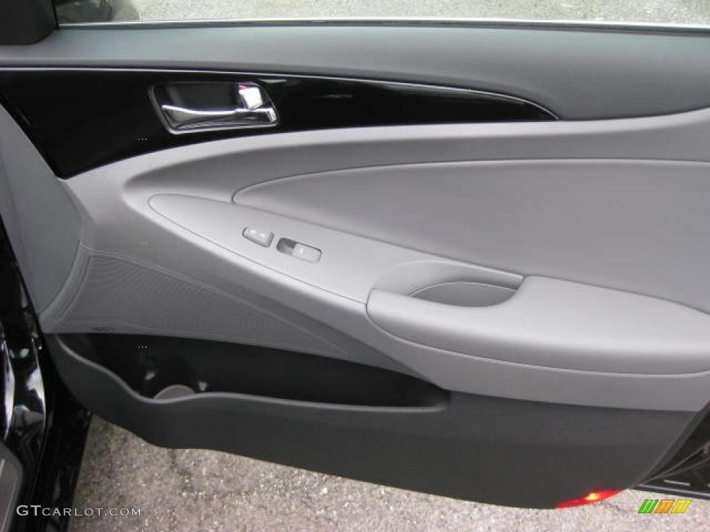 2011 Hyundai Sonata Limited 2.0T Gray Door Panel Photo #46961844