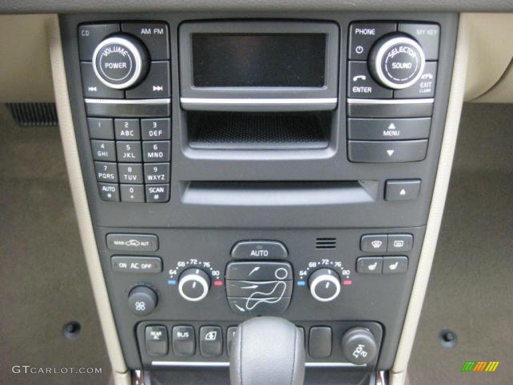 2011 Volvo XC90 3.2 AWD Controls Photo #46962318