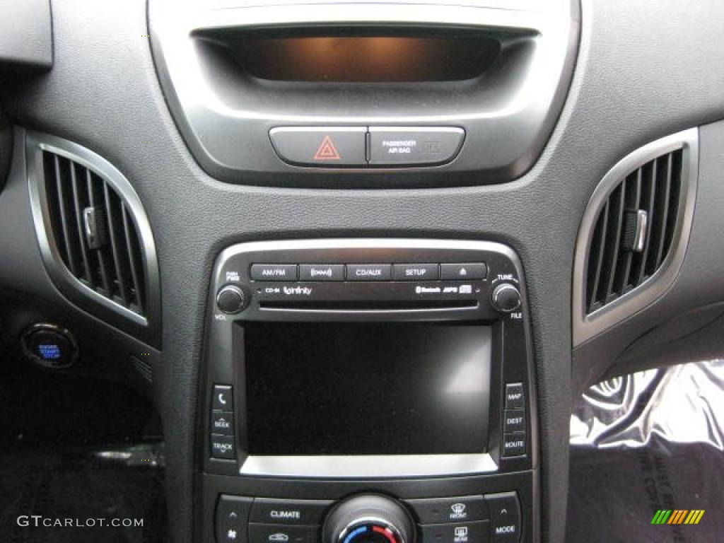 2011 Hyundai Genesis Coupe 2.0T Premium Controls Photo #46963044