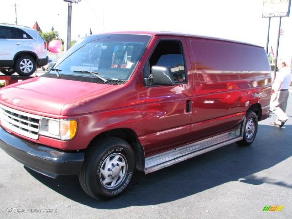 1994 Econoline E150 Cargo Van - Electric Current Red Metallic / Gray photo #5