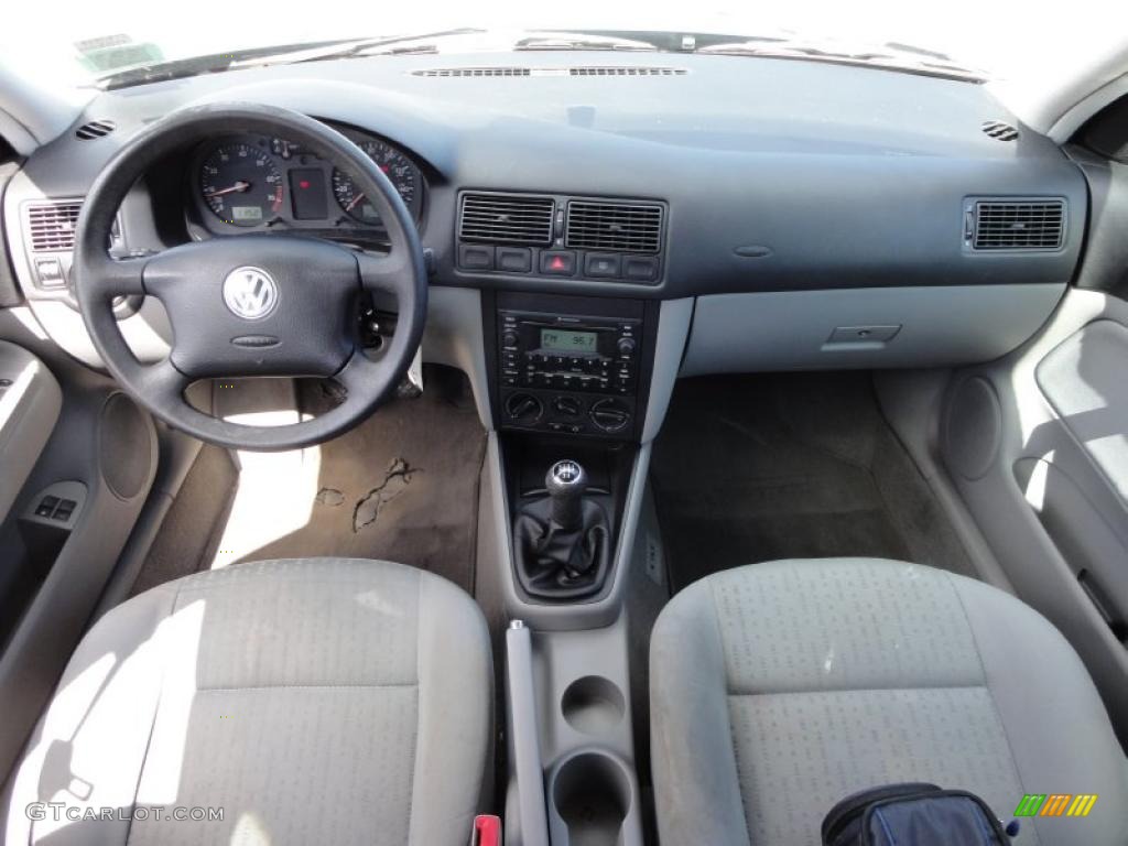 2006 Volkswagen Golf GL 4 Door Dashboard Photos
