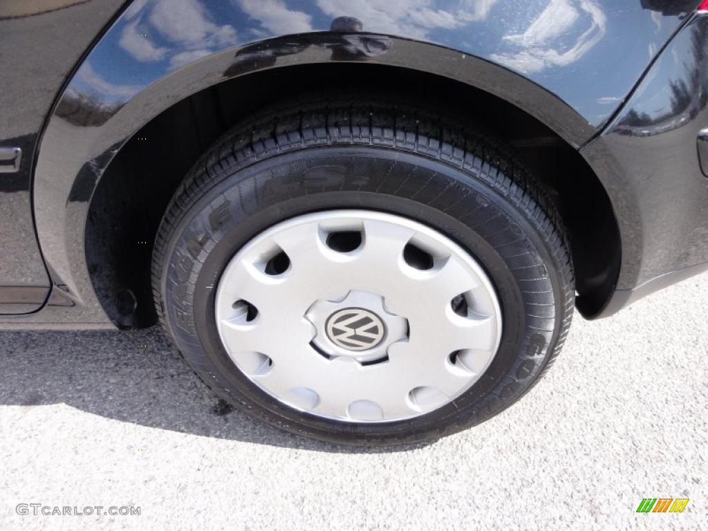 2006 Volkswagen Golf GL 4 Door Wheel Photos