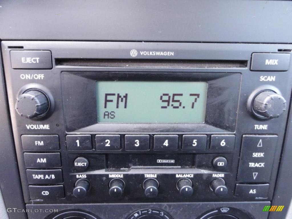 2006 Volkswagen Golf GL 4 Door Controls Photo #46964280