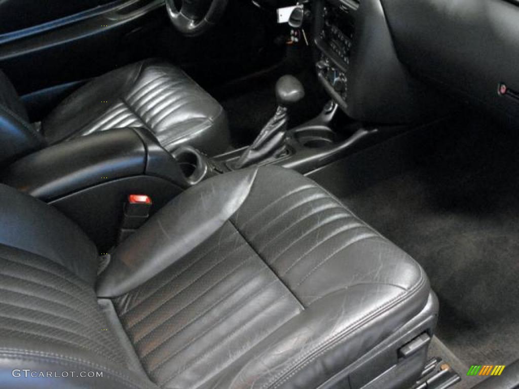 Ebony Black Interior 2004 Chevrolet Monte Carlo Supercharged SS Photo #46967916