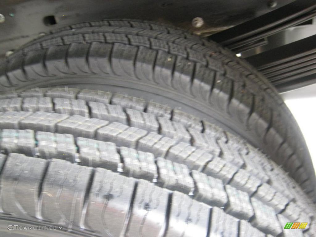 2007 Silverado 3500HD Classic Regular Cab Chassis - Summit White / Dark Charcoal photo #17