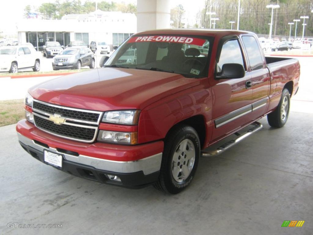 2007 Silverado 1500 Classic LS Extended Cab - Victory Red / Dark Charcoal photo #1