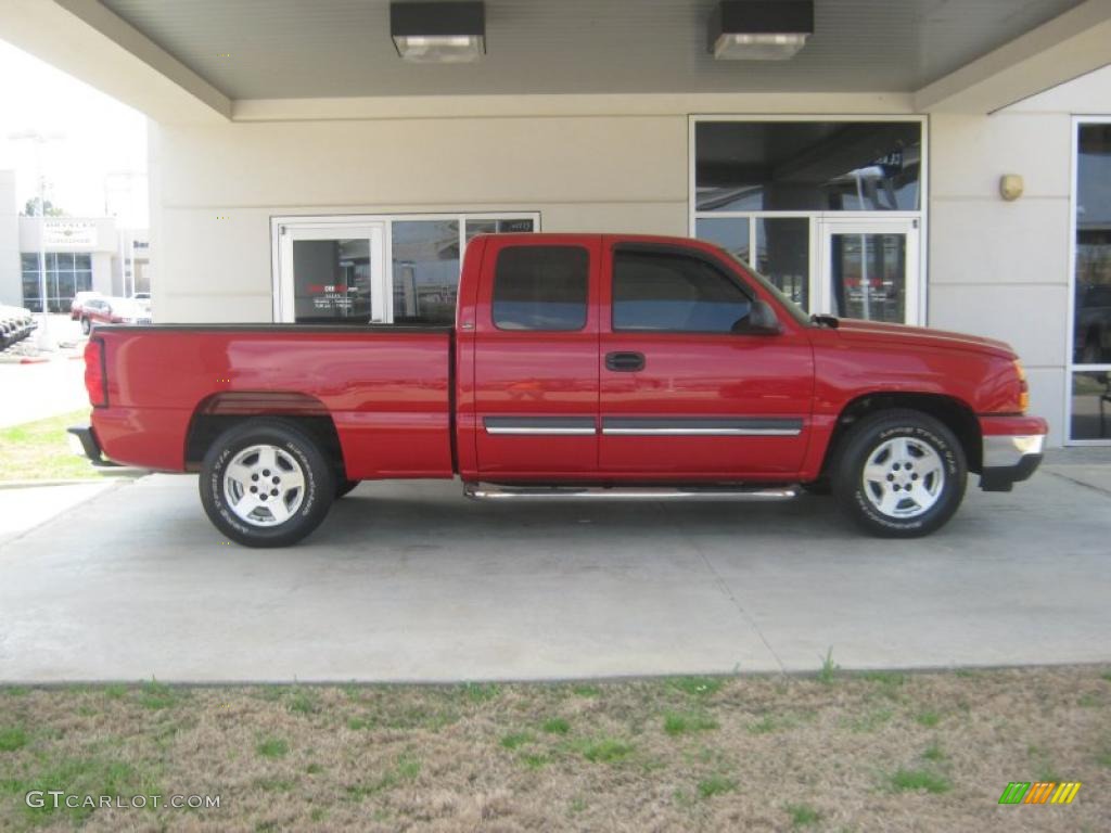 2007 Silverado 1500 Classic LS Extended Cab - Victory Red / Dark Charcoal photo #5