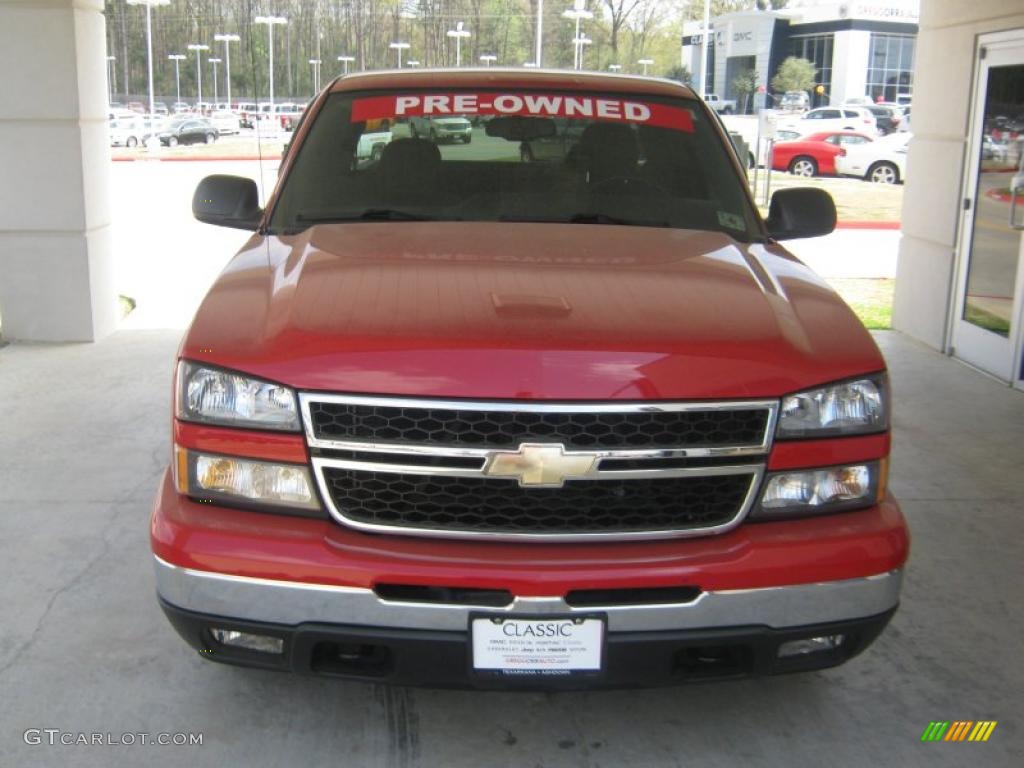 2007 Silverado 1500 Classic LS Extended Cab - Victory Red / Dark Charcoal photo #7