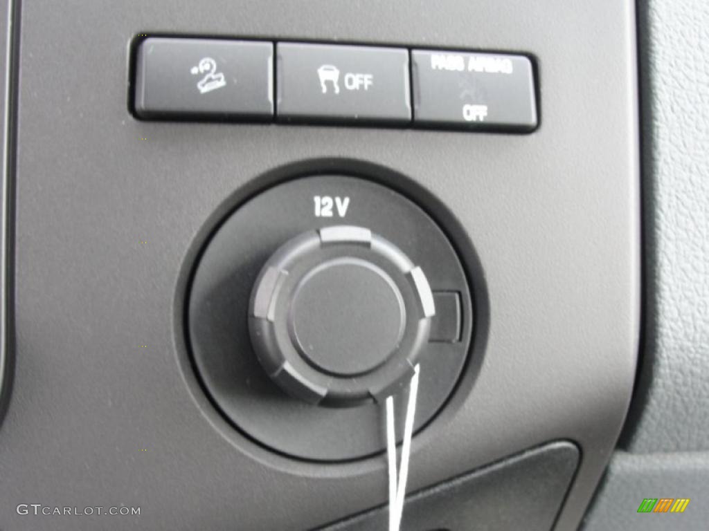 2011 Ford F250 Super Duty XL SuperCab 4x4 Controls Photo #46971210