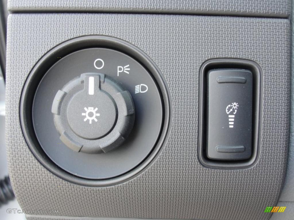 2011 Ford F250 Super Duty XL SuperCab 4x4 Controls Photo #46971318
