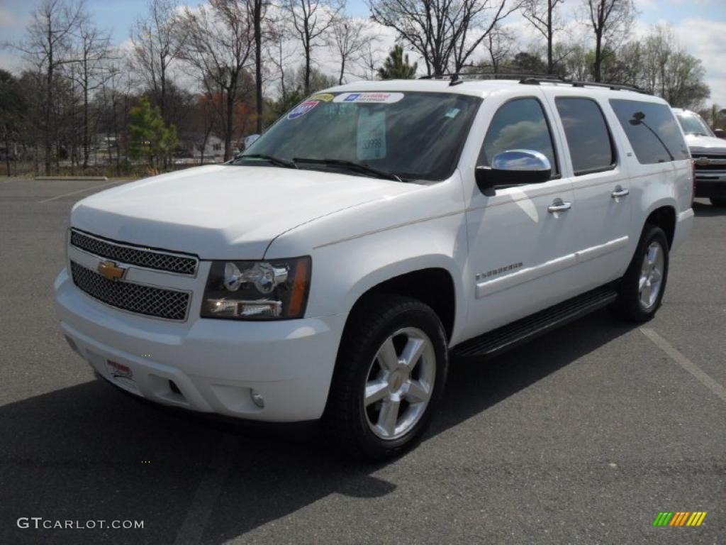 Summit White 2007 Chevrolet Suburban 1500 LTZ 4x4 Exterior Photo #46972356