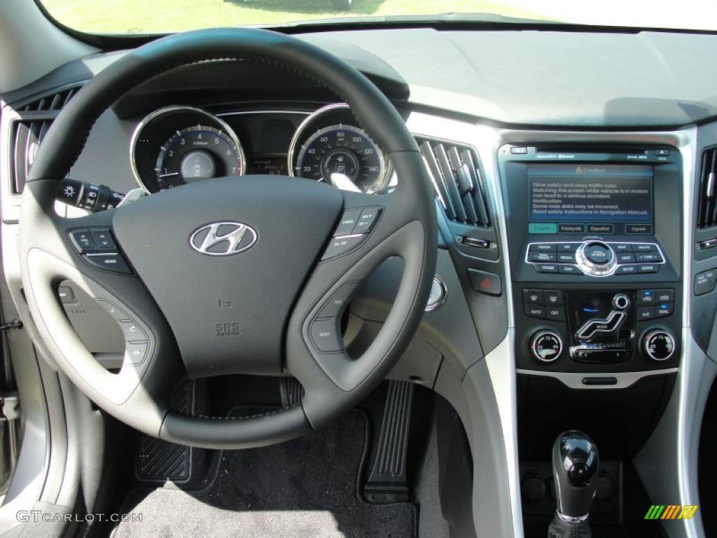 2011 Hyundai Sonata SE 2.0T Controls Photo #46972932