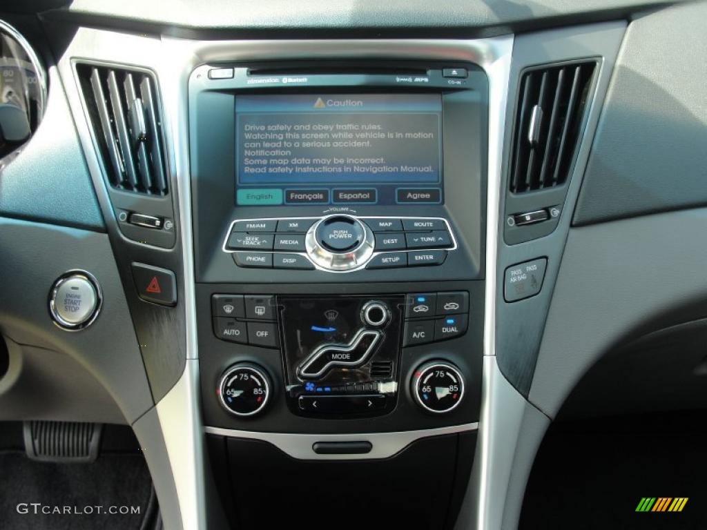 2011 Hyundai Sonata SE 2.0T Controls Photo #46972950