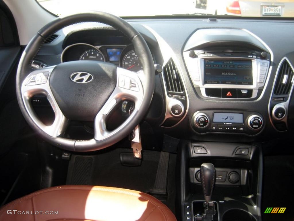 2011 Hyundai Tucson Limited Black/Saddle Dashboard Photo #46976148