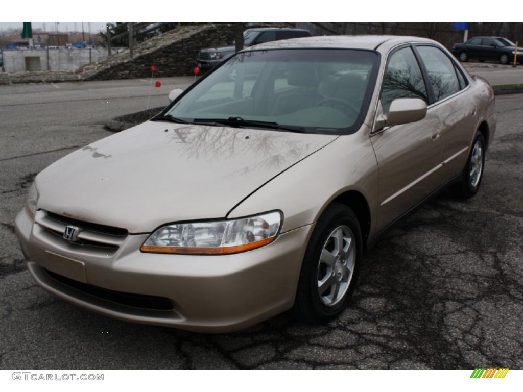 2000 Accord SE Sedan - Naples Gold Metallic / Ivory photo #3