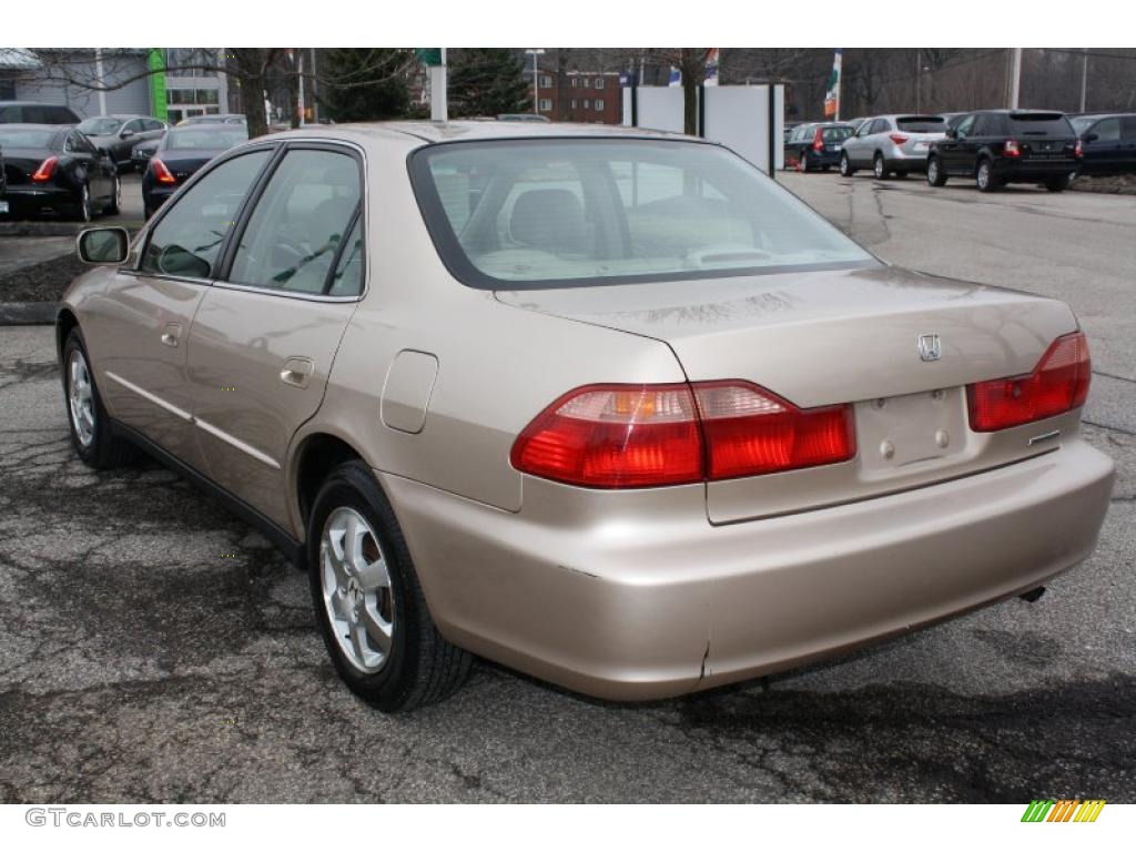 2000 Accord SE Sedan - Naples Gold Metallic / Ivory photo #5