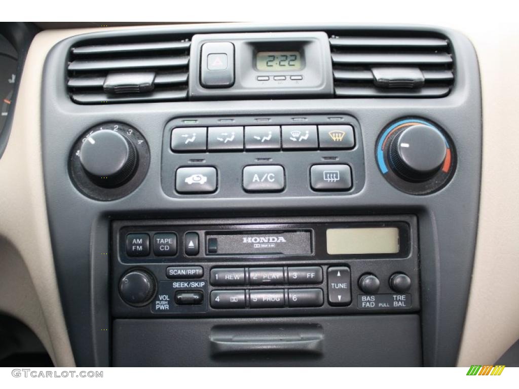 2000 Honda Accord SE Sedan Controls Photo #46978038