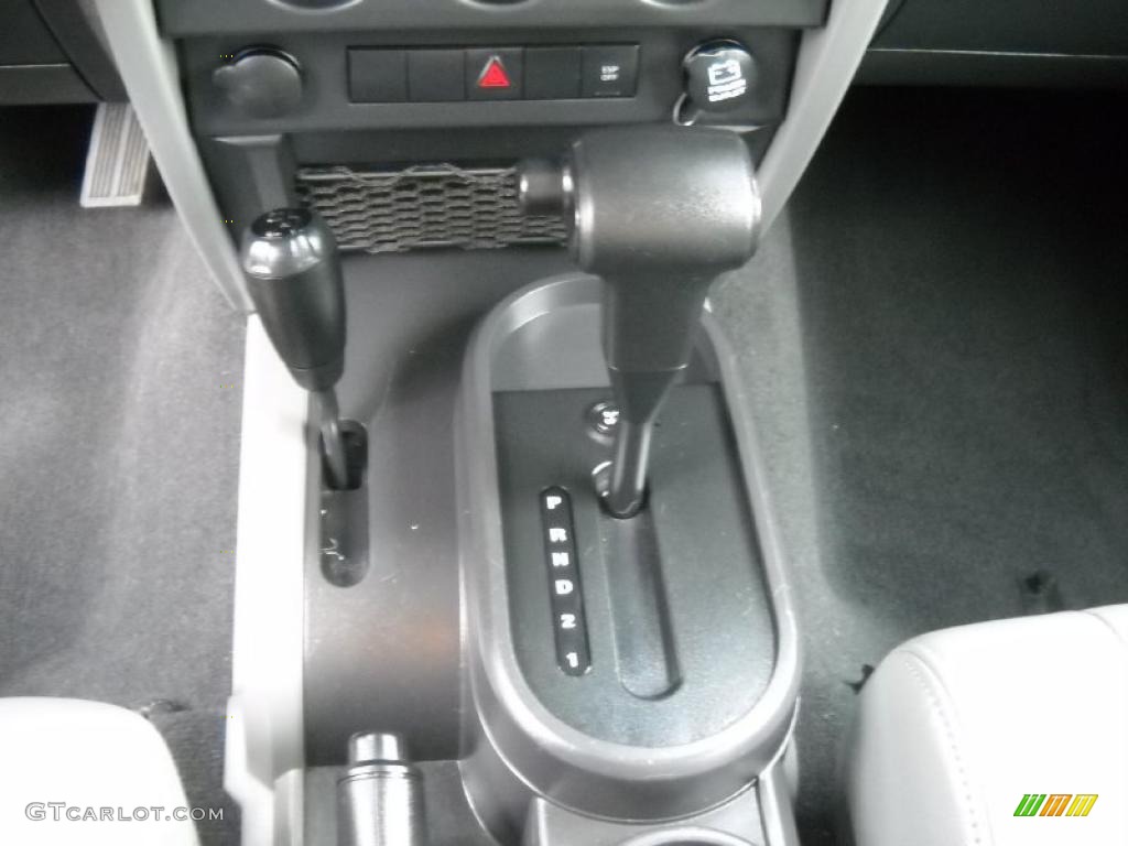 2009 Jeep Wrangler Unlimited Sahara 4x4 4 Speed Automatic Transmission Photo #46979409