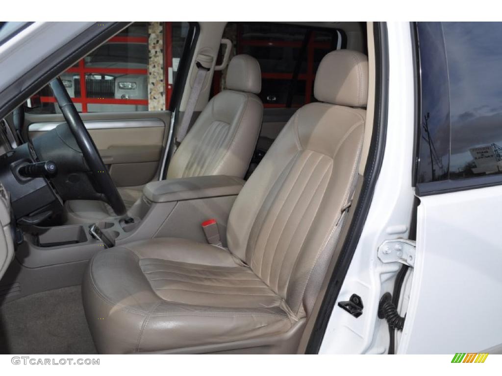 2004 Mountaineer V8 AWD - Oxford White / Medium Dark Parchment photo #6