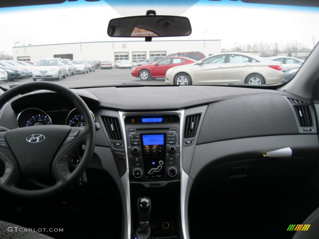 2011 Hyundai Sonata GLS Gray Dashboard Photo #46983393