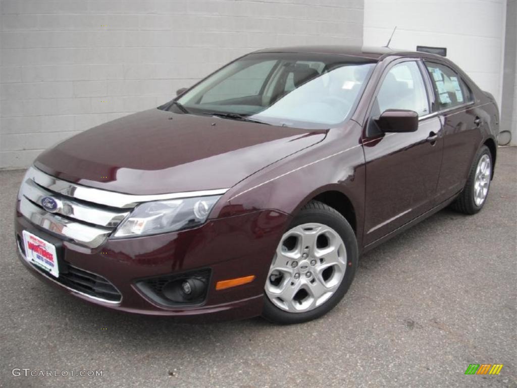 Bordeaux Reserve Metallic Ford Fusion