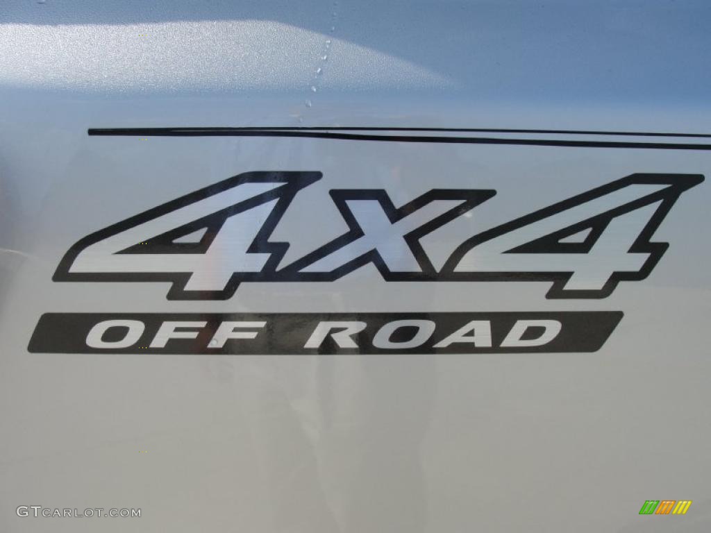 2004 Nissan Titan LE King Cab 4x4 Marks and Logos Photo #46984749