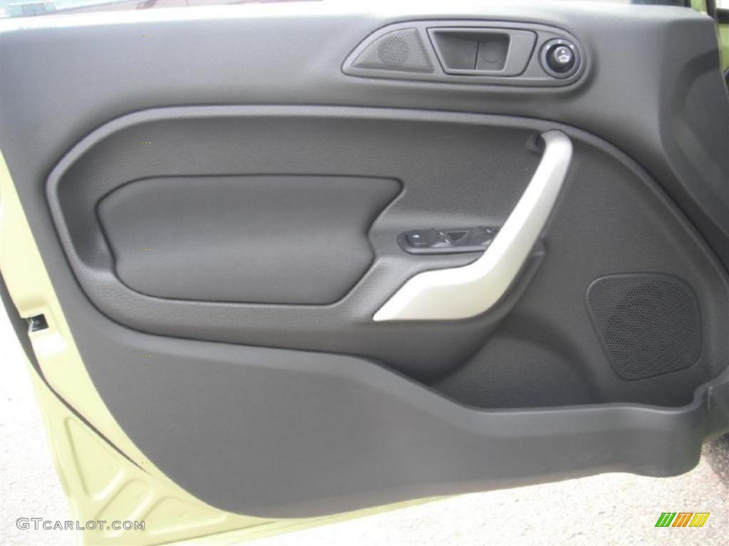 2011 Fiesta SE Hatchback - Lime Squeeze Metallic / Charcoal Black/Blue Cloth photo #20