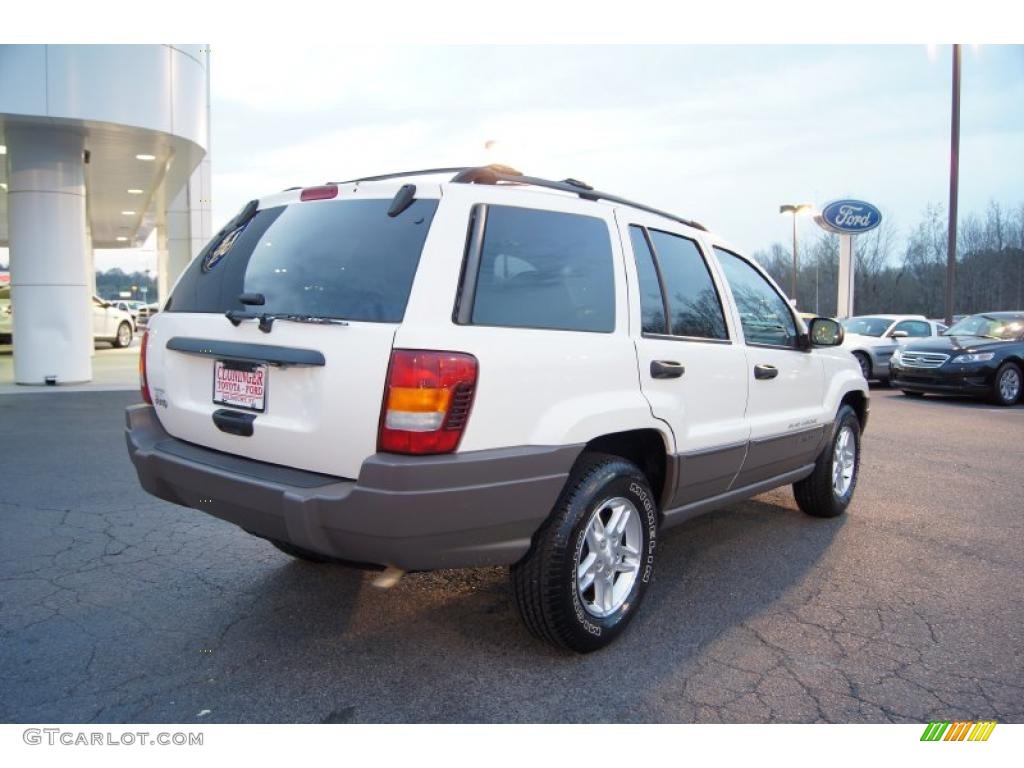 2004 Grand Cherokee Laredo - Stone White / Dark Slate Gray photo #3