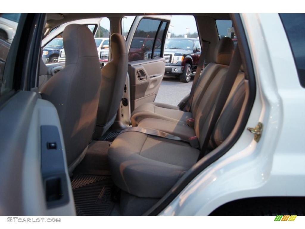 2004 Grand Cherokee Laredo - Stone White / Dark Slate Gray photo #10