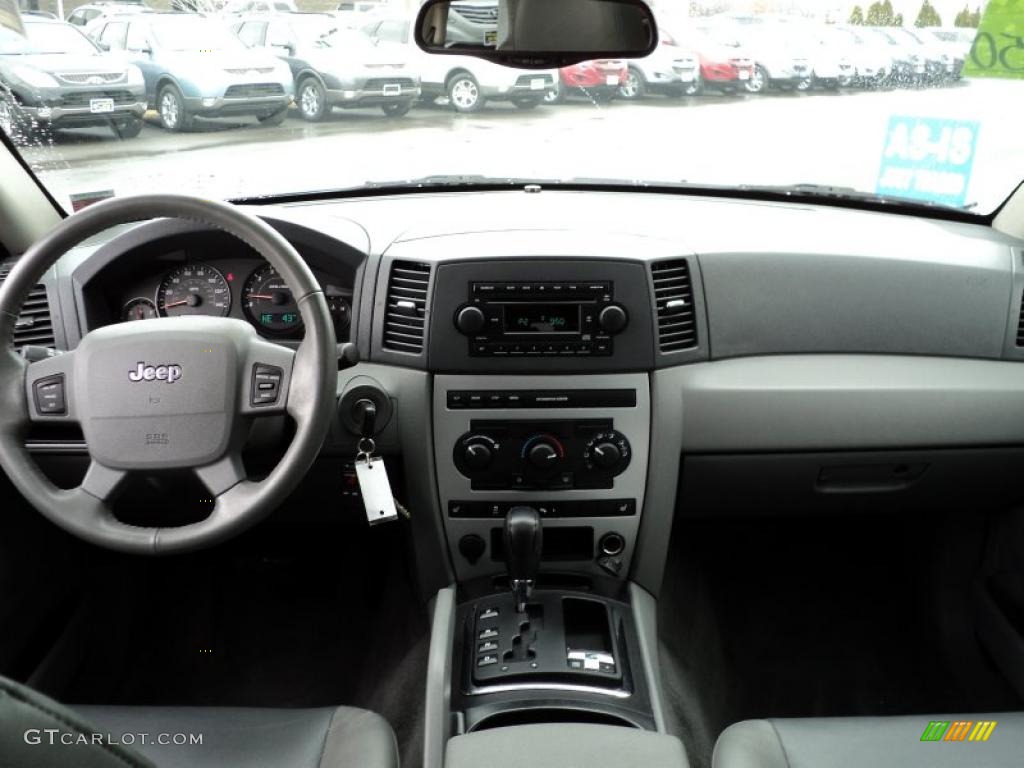 2005 Grand Cherokee Laredo 4x4 - Deep Beryl Green Pearl / Medium Slate Gray photo #21
