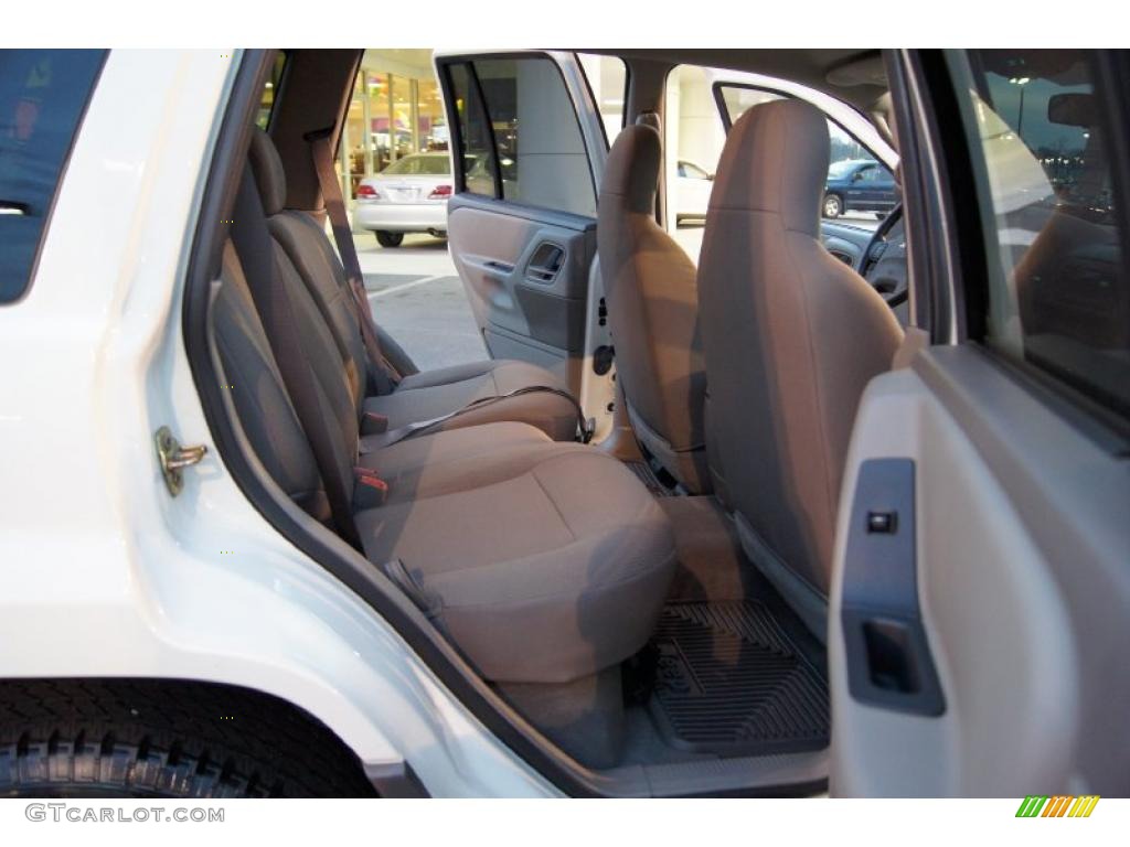 2004 Grand Cherokee Laredo - Stone White / Dark Slate Gray photo #13