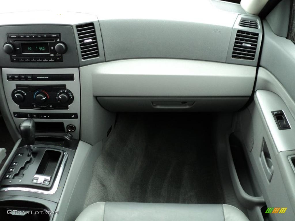 2005 Grand Cherokee Laredo 4x4 - Deep Beryl Green Pearl / Medium Slate Gray photo #24
