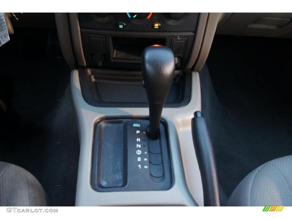 2004 Grand Cherokee Laredo - Stone White / Dark Slate Gray photo #31