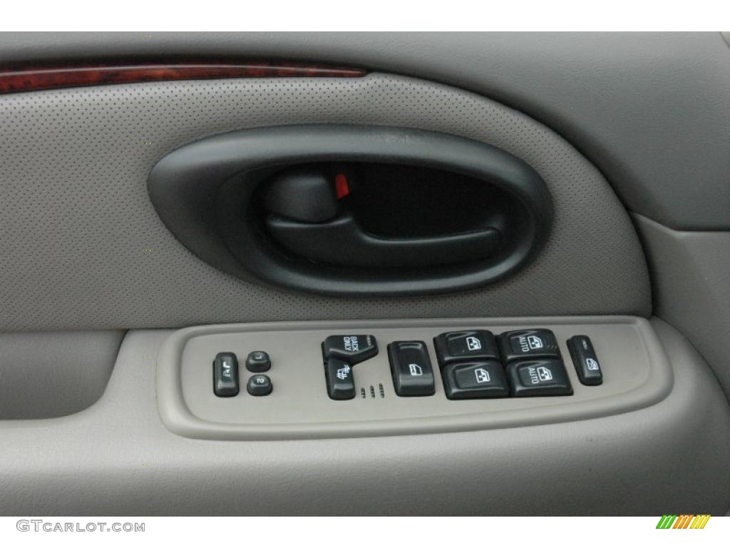 2003 Oldsmobile Bravada AWD Controls Photo #46988397
