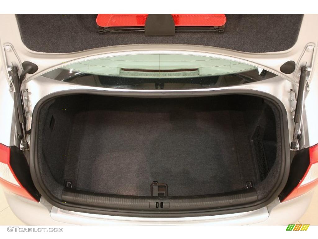 2005 Audi S4 4.2 quattro Sedan Trunk Photo #46989897