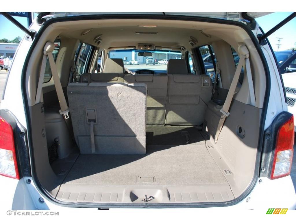2009 Nissan Pathfinder SE Trunk Photo #46990506